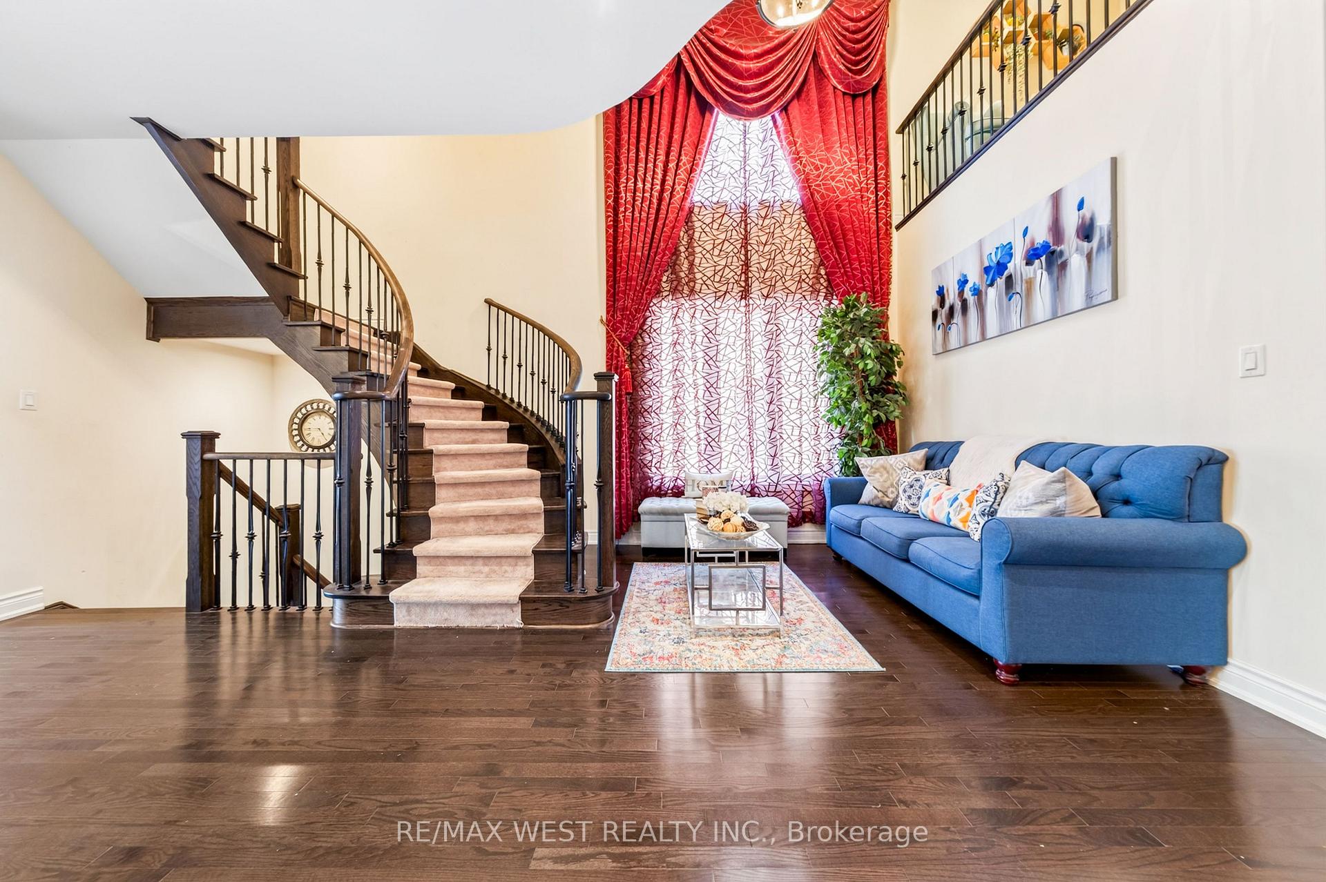 Photo 2 of 12 Oldham Street, Vaughan, Vellore Village — HOMEH