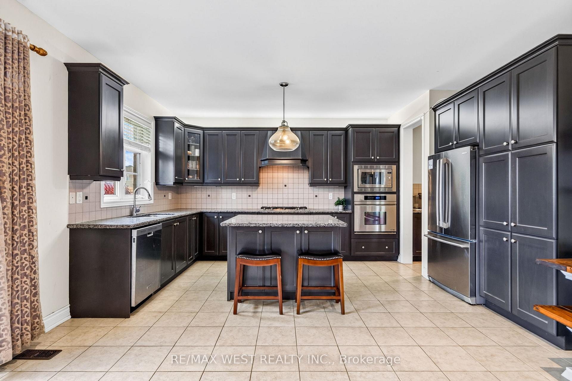 Photo 4 of 12 Oldham Street, Vaughan, Vellore Village — HOMEH