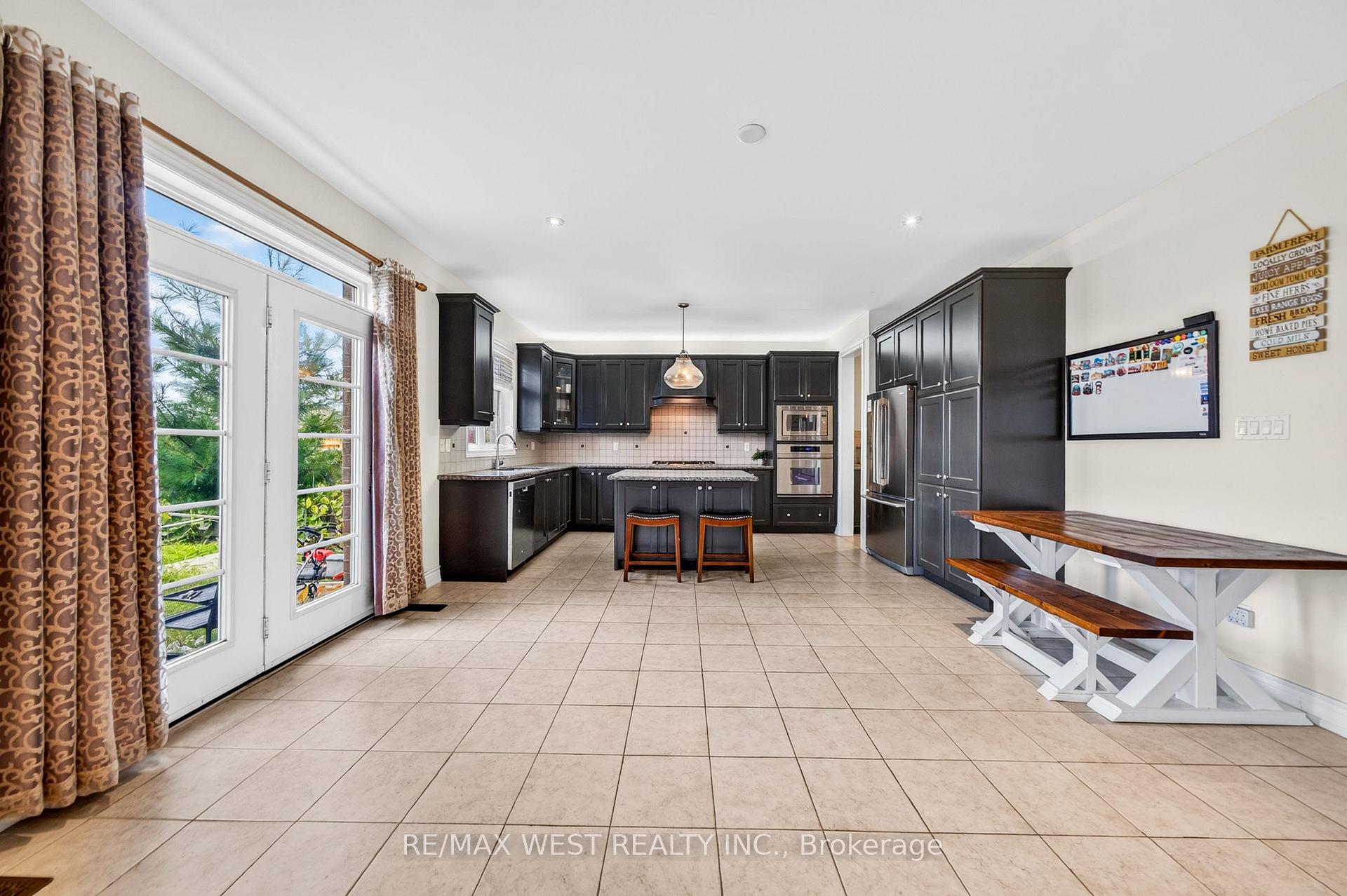 Photo 5 of 12 Oldham Street, Vaughan, Vellore Village — HOMEH