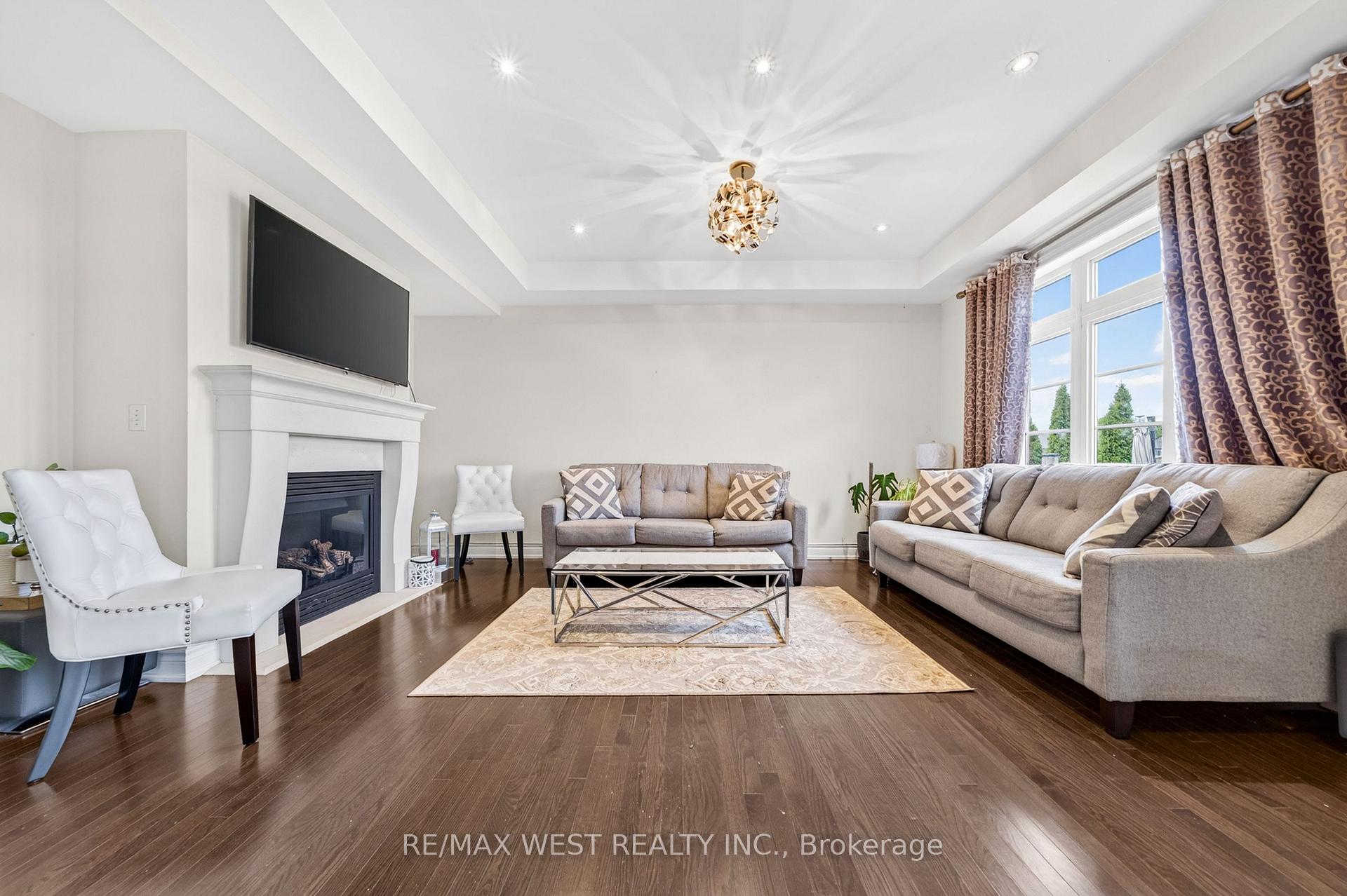 Photo 6 of 12 Oldham Street, Vaughan, Vellore Village — HOMEH