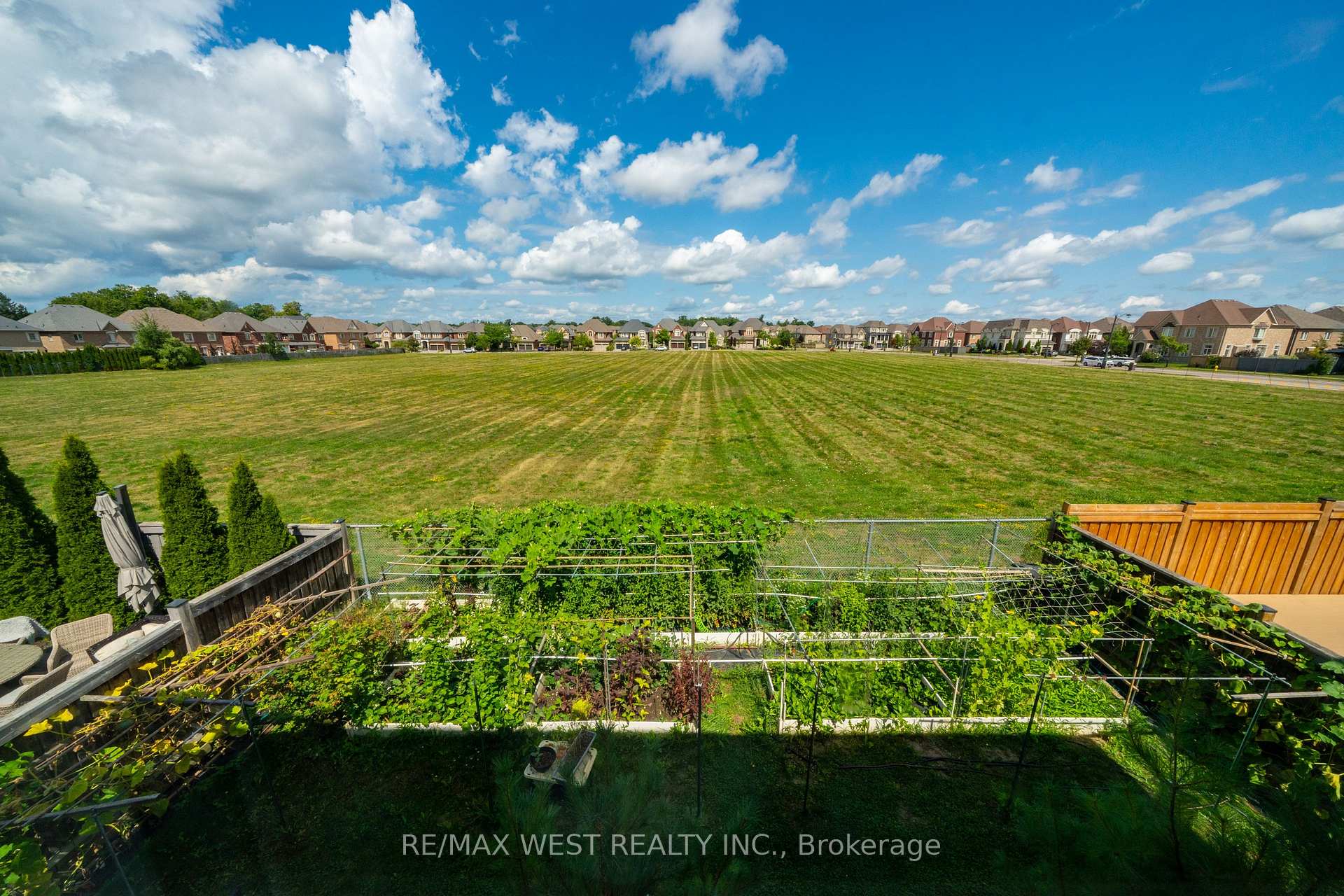 Photo 11 of 12 Oldham Street, Vaughan, Vellore Village — HOMEH