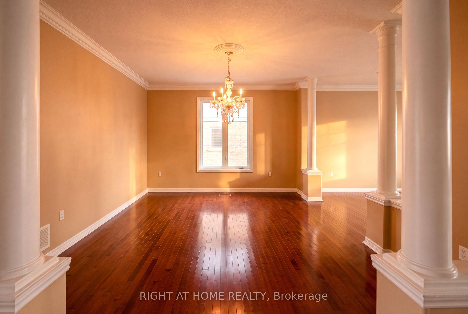 Photo 7 of 52 Prince William Way, Barrie, Innis-Shore — HOMEH