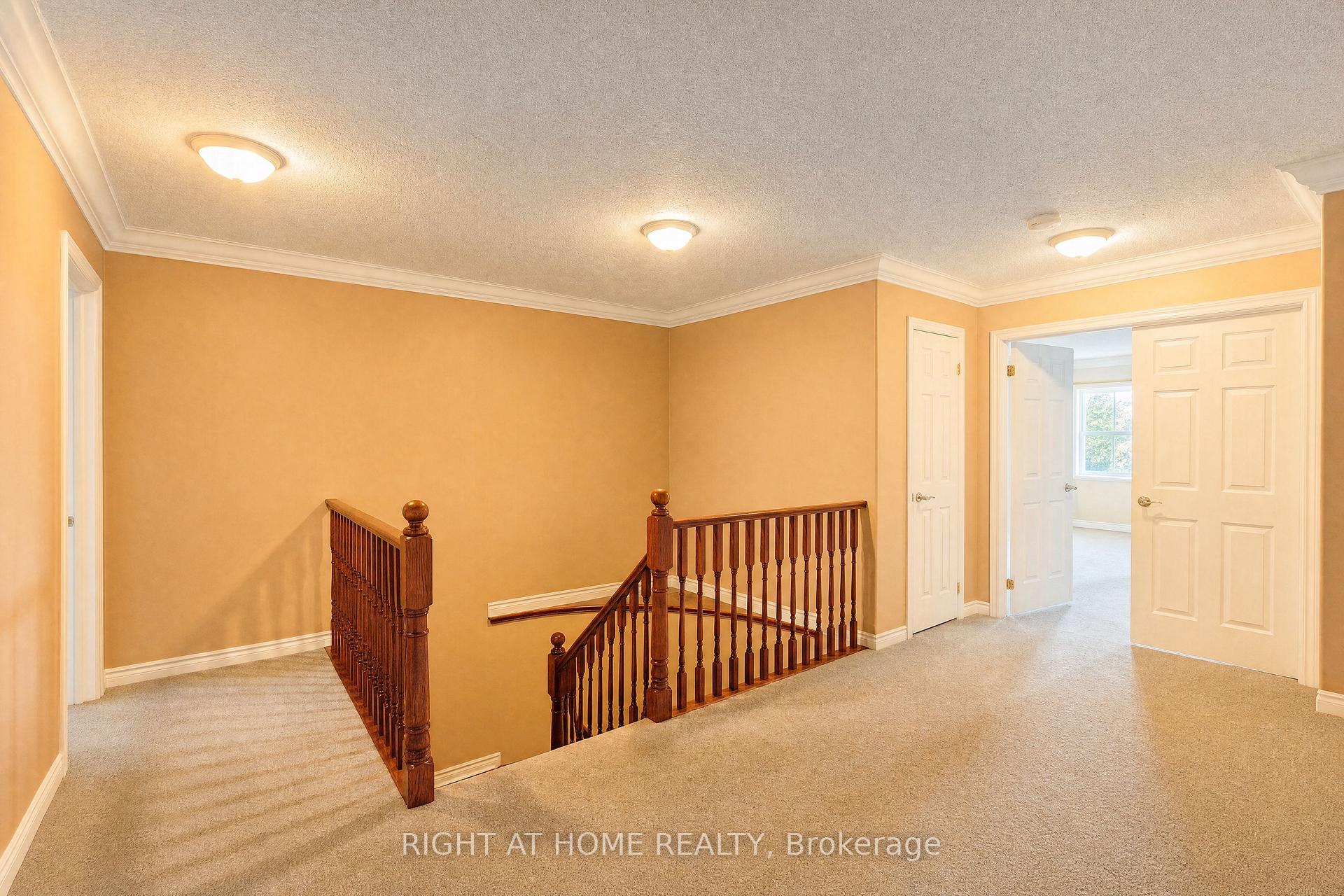 Photo 18 of 52 Prince William Way, Barrie, Innis-Shore — HOMEH