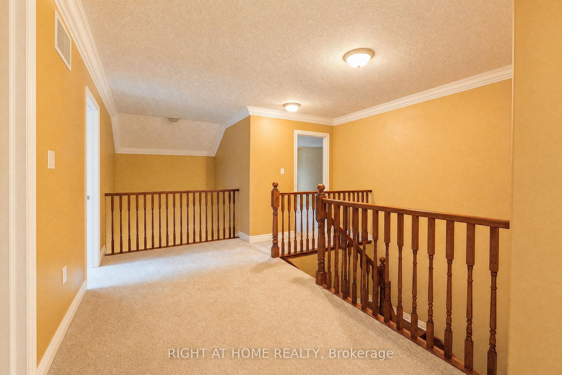 Photo 20 of 52 Prince William Way, Barrie, Innis-Shore — HOMEH
