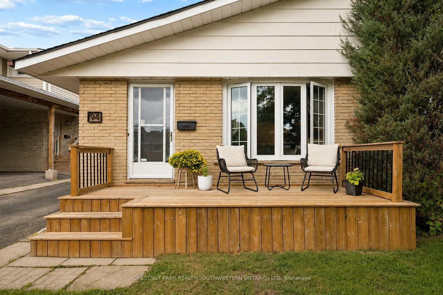 Photo 4 of 94 Monteagle Crescent, Kitchener, Highland West — HOMEH