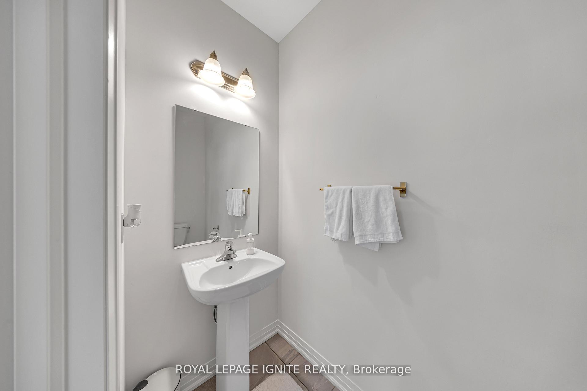 Photo 19 of 163 Spitfire Drive, Hamilton, Mount Hope — HOMEH