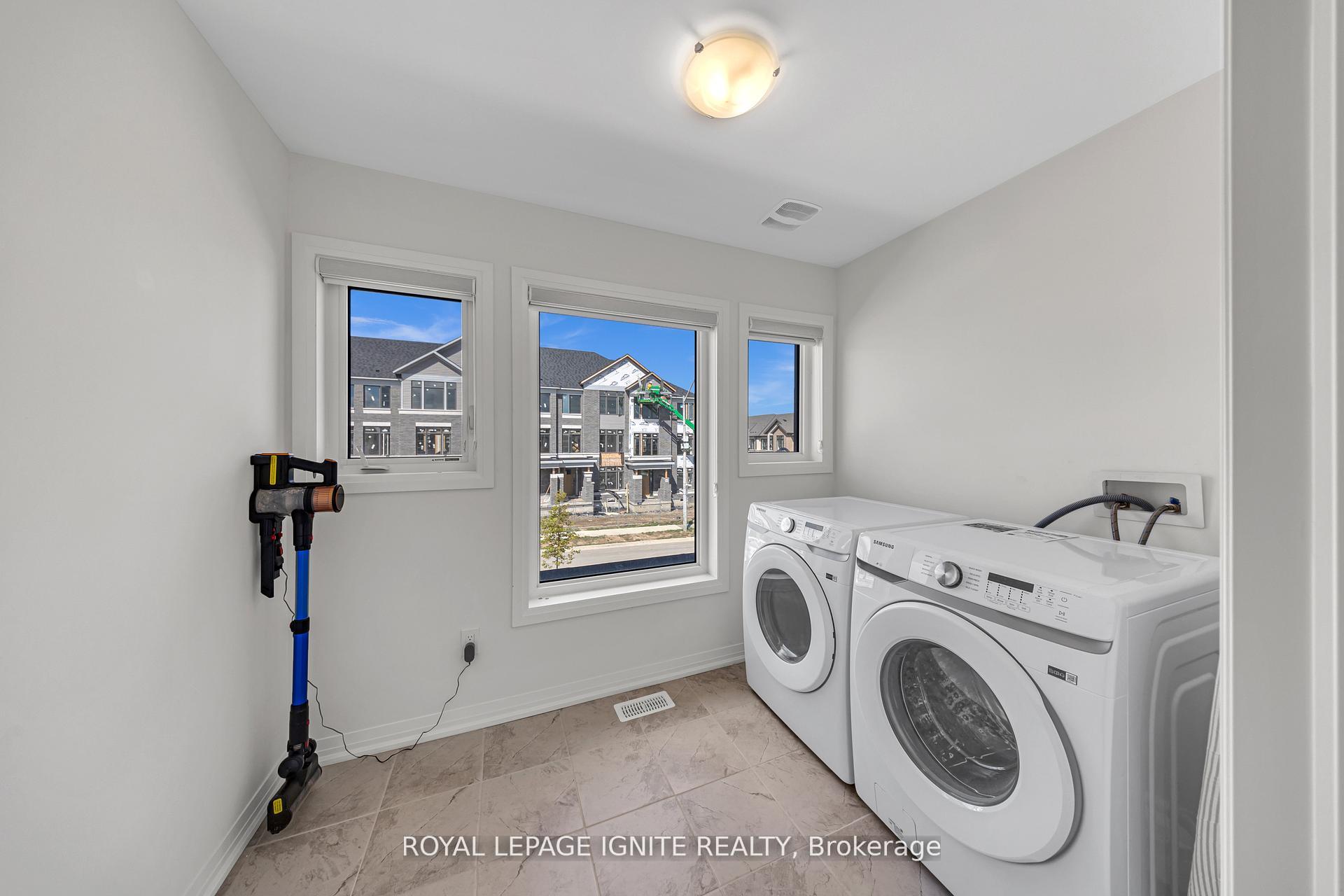 Photo 22 of 163 Spitfire Drive, Hamilton, Mount Hope — HOMEH