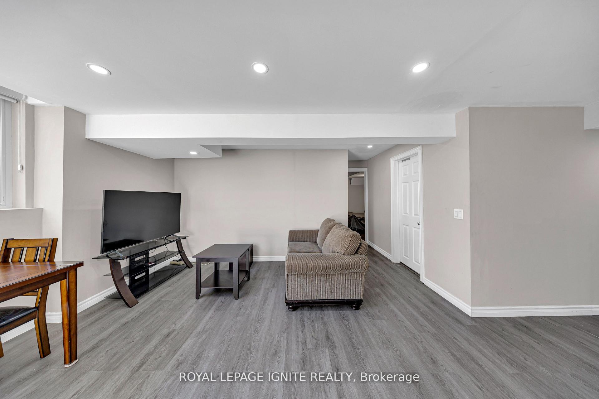 Photo 40 of 163 Spitfire Drive, Hamilton, Mount Hope — HOMEH