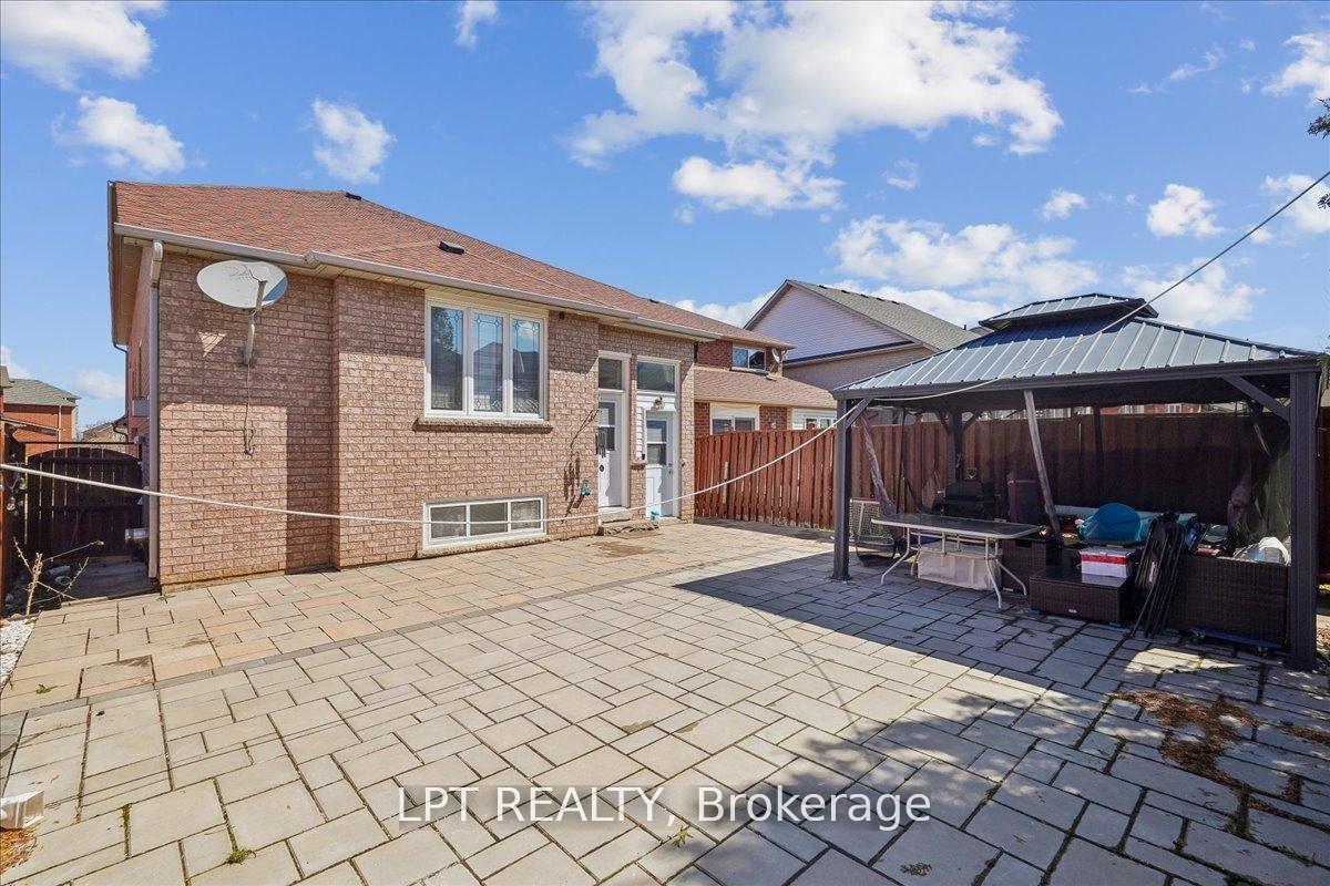 Photo 8 of 19 Terrastone Court, Caledon, Bolton West — HOMEH
