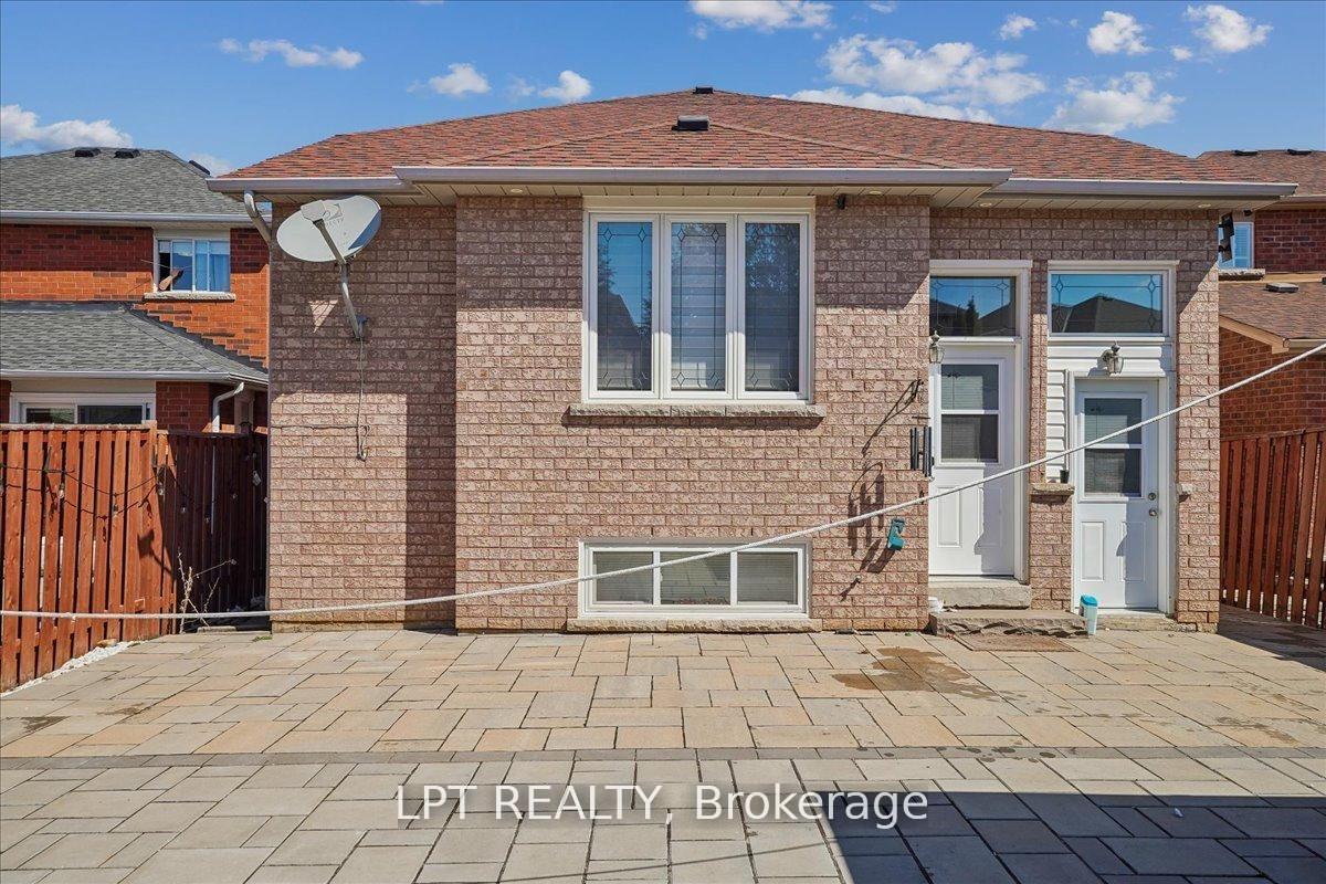 Photo 9 of 19 Terrastone Court, Caledon, Bolton West — HOMEH