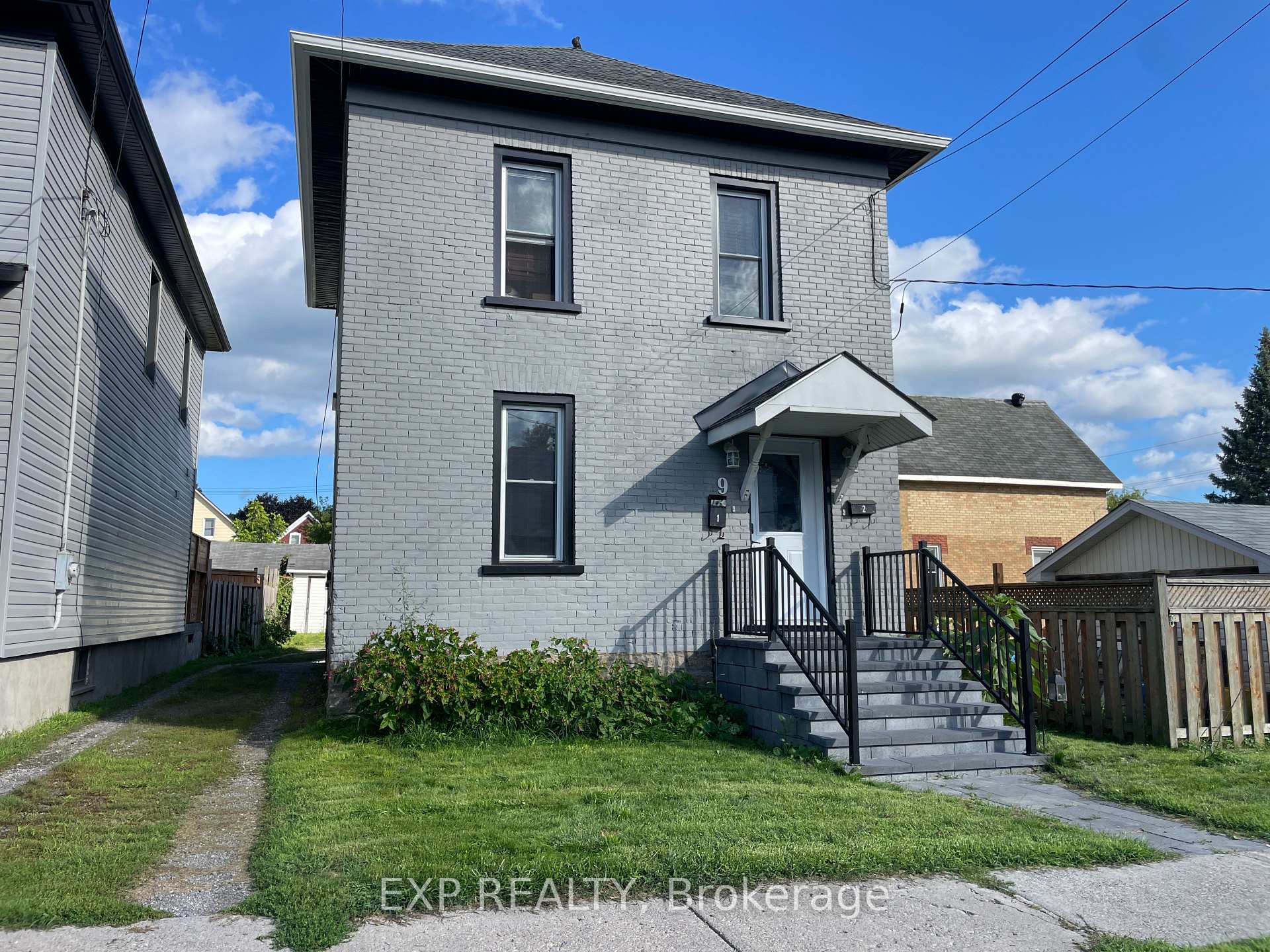 Photo 1 of 9 Kent Street, Smiths Falls, Smiths Falls — HOMEH