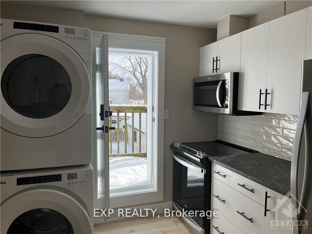Photo 13 of 9 Kent Street, Smiths Falls, Smiths Falls — HOMEH