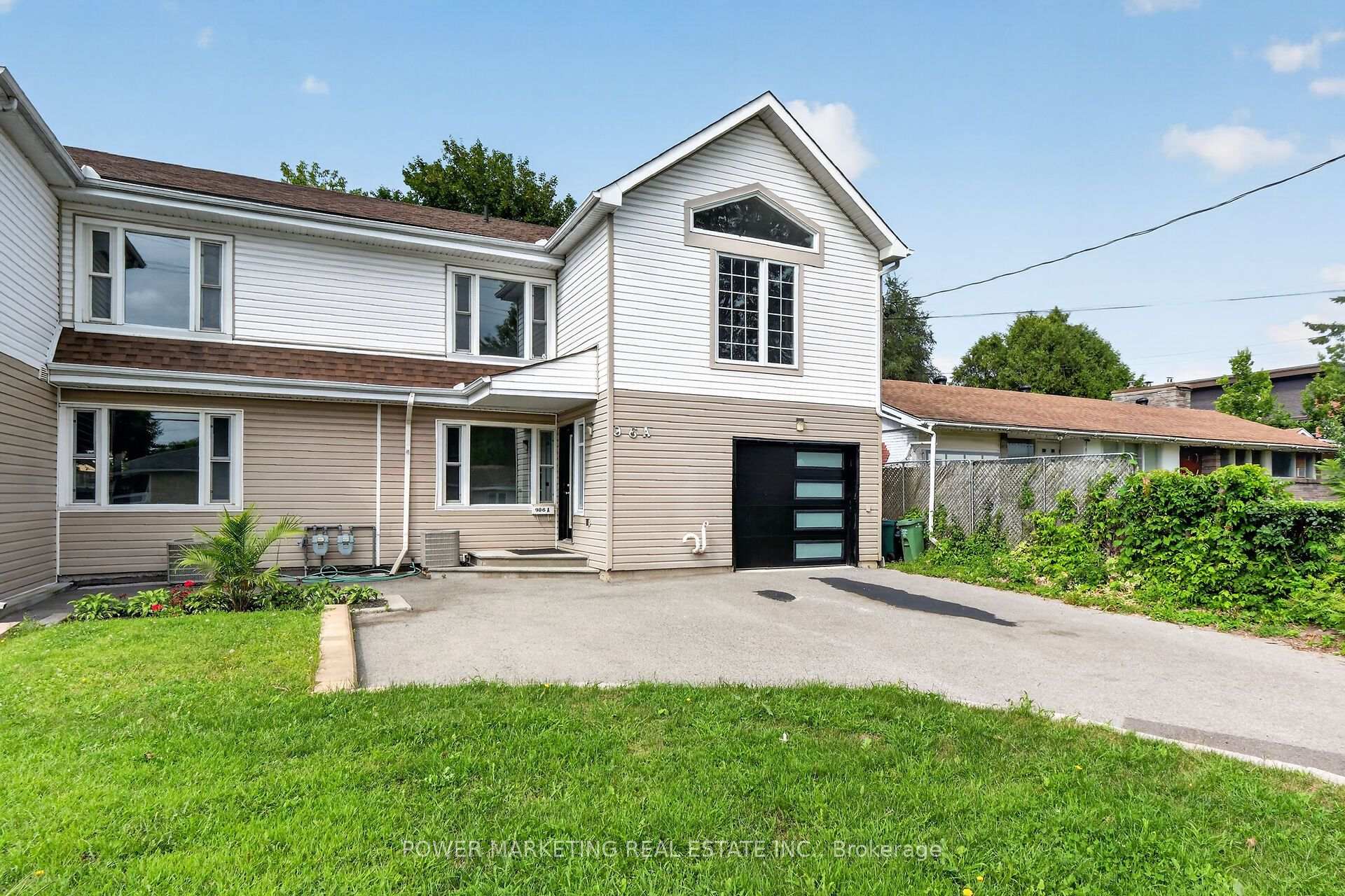 Photo 2 of 986 Laporte Street, Ottawa, Beacon Hill South — HOMEH
