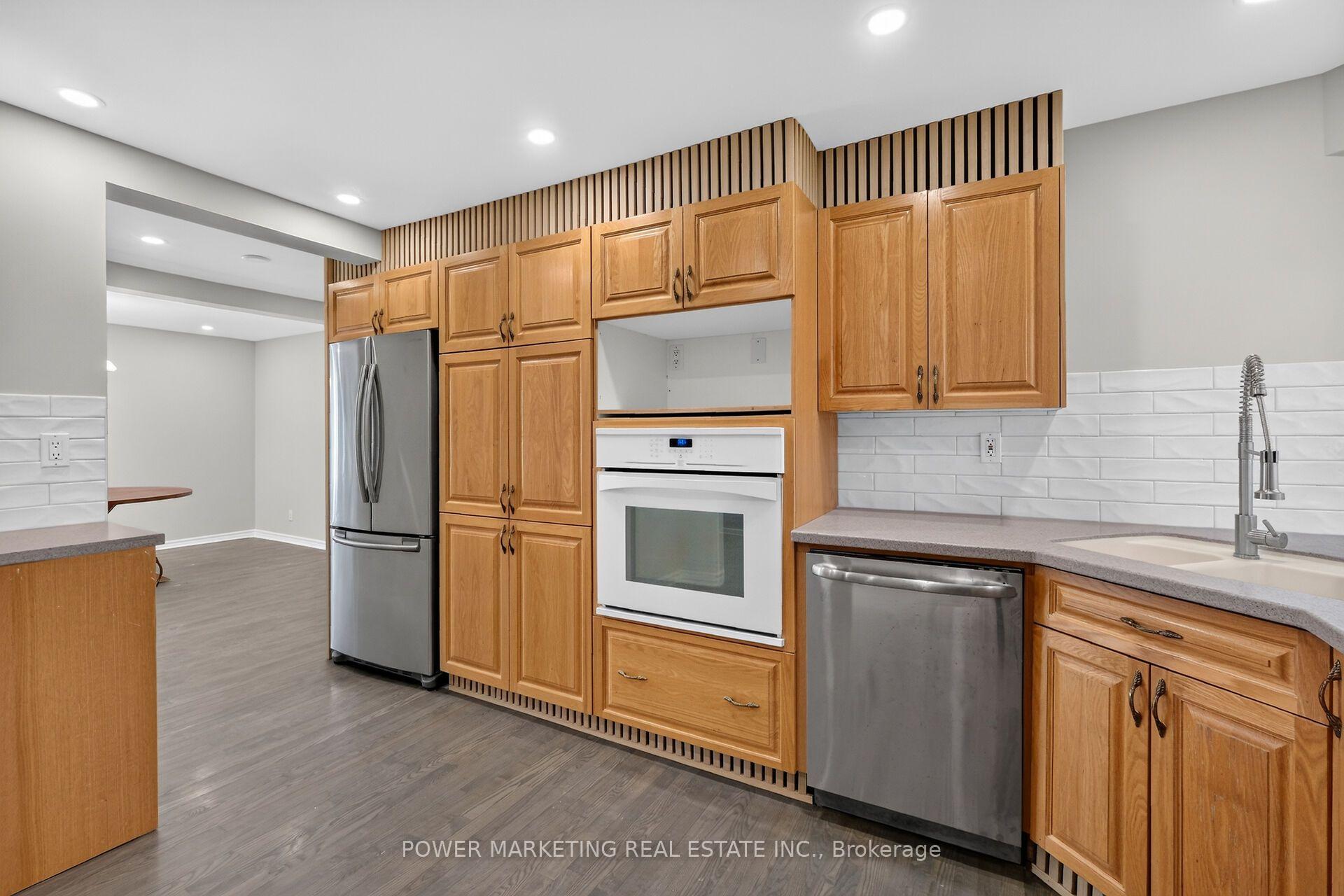 Photo 8 of 986 Laporte Street, Ottawa, Beacon Hill South — HOMEH