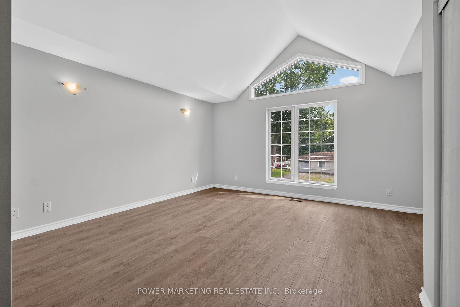 Photo 14 of 986 Laporte Street, Ottawa, Beacon Hill South — HOMEH