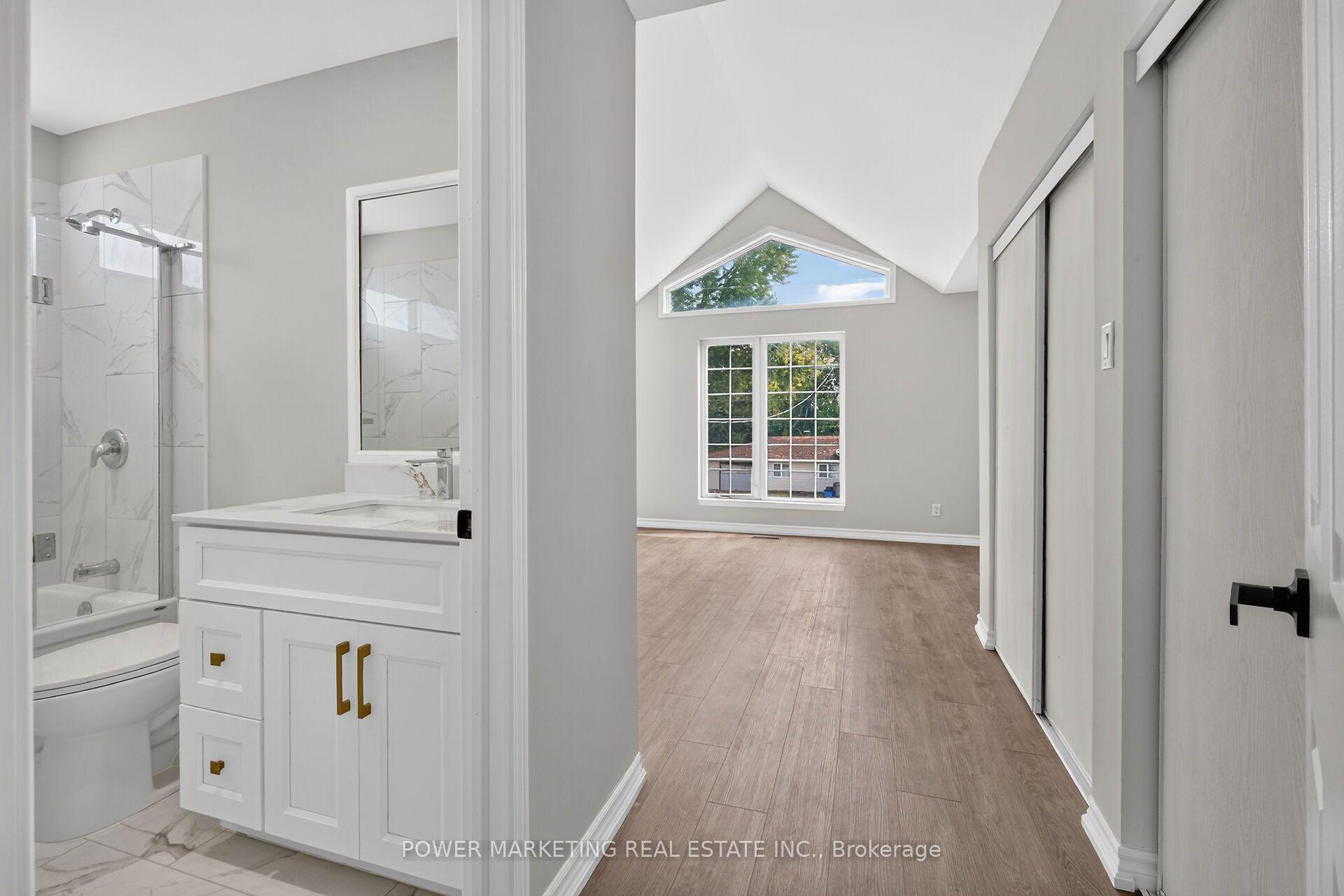 Photo 13 of 986 Laporte Street, Ottawa, Beacon Hill South — HOMEH