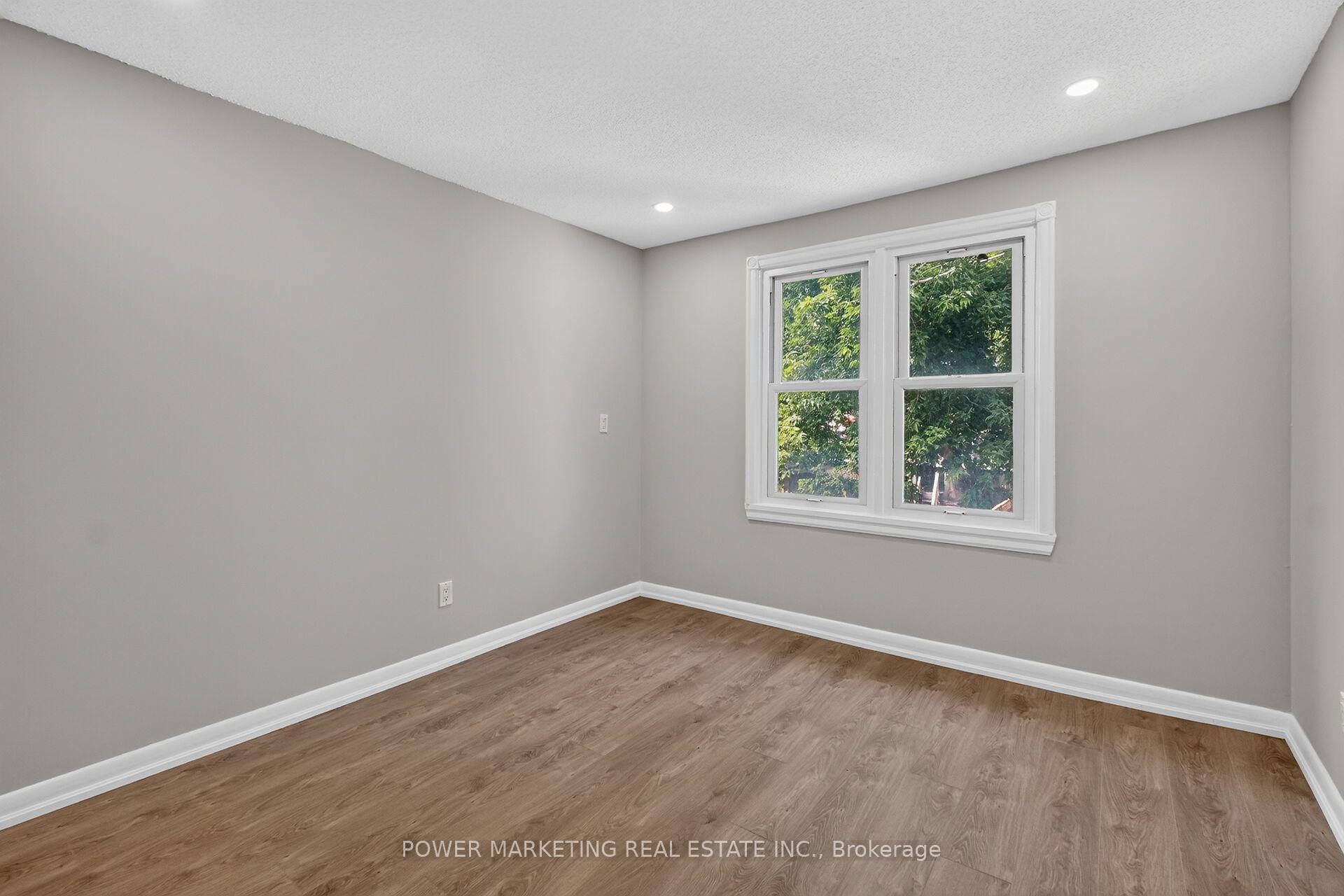 Photo 16 of 986 Laporte Street, Ottawa, Beacon Hill South — HOMEH