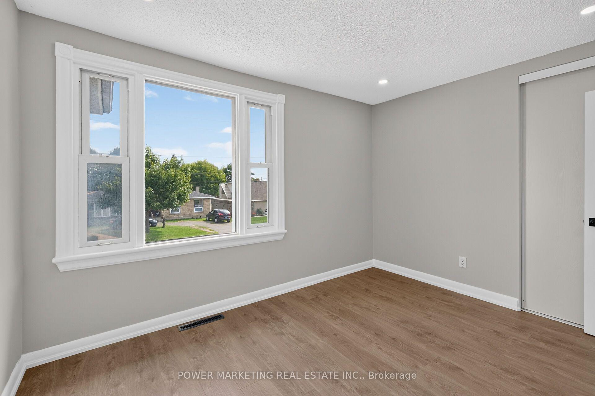 Photo 17 of 986 Laporte Street, Ottawa, Beacon Hill South — HOMEH