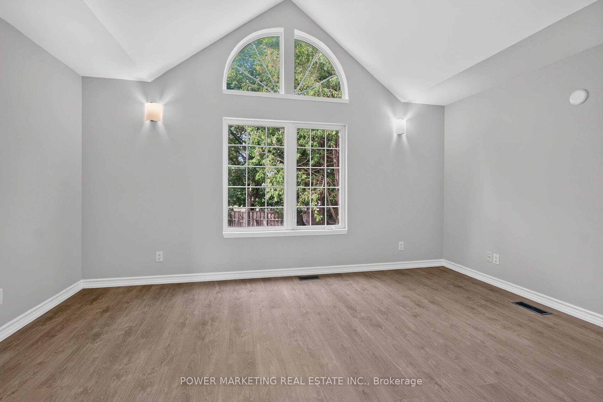 Photo 18 of 986 Laporte Street, Ottawa, Beacon Hill South — HOMEH