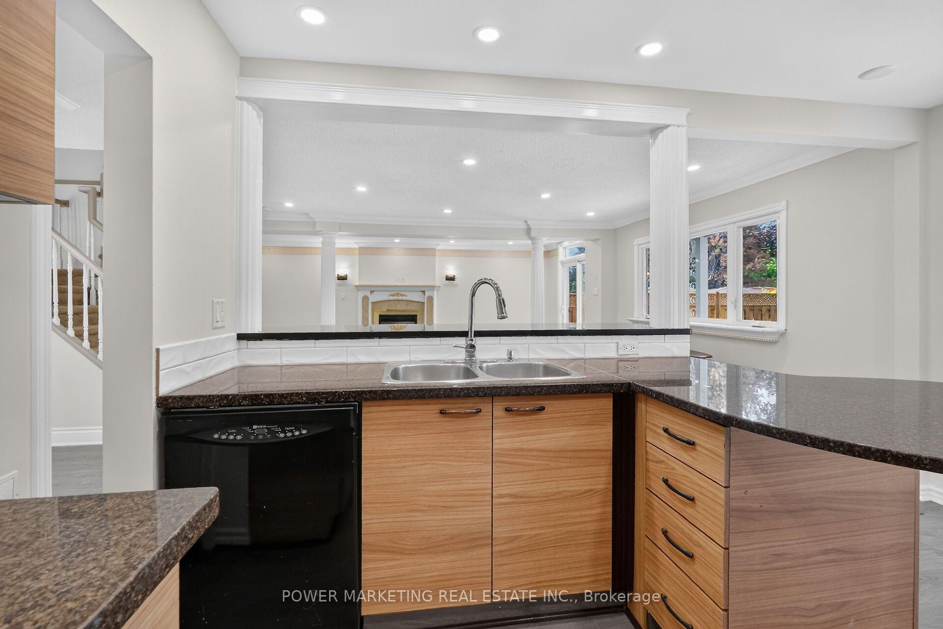 Photo 32 of 986 Laporte Street, Ottawa, Beacon Hill South — HOMEH