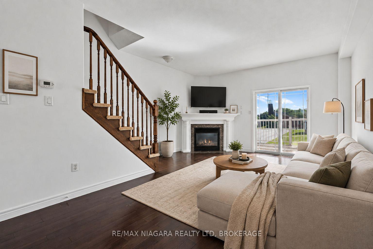 Photo 7 of 15 Hemlock Way, Grimsby, Grimsby West — HOMEH