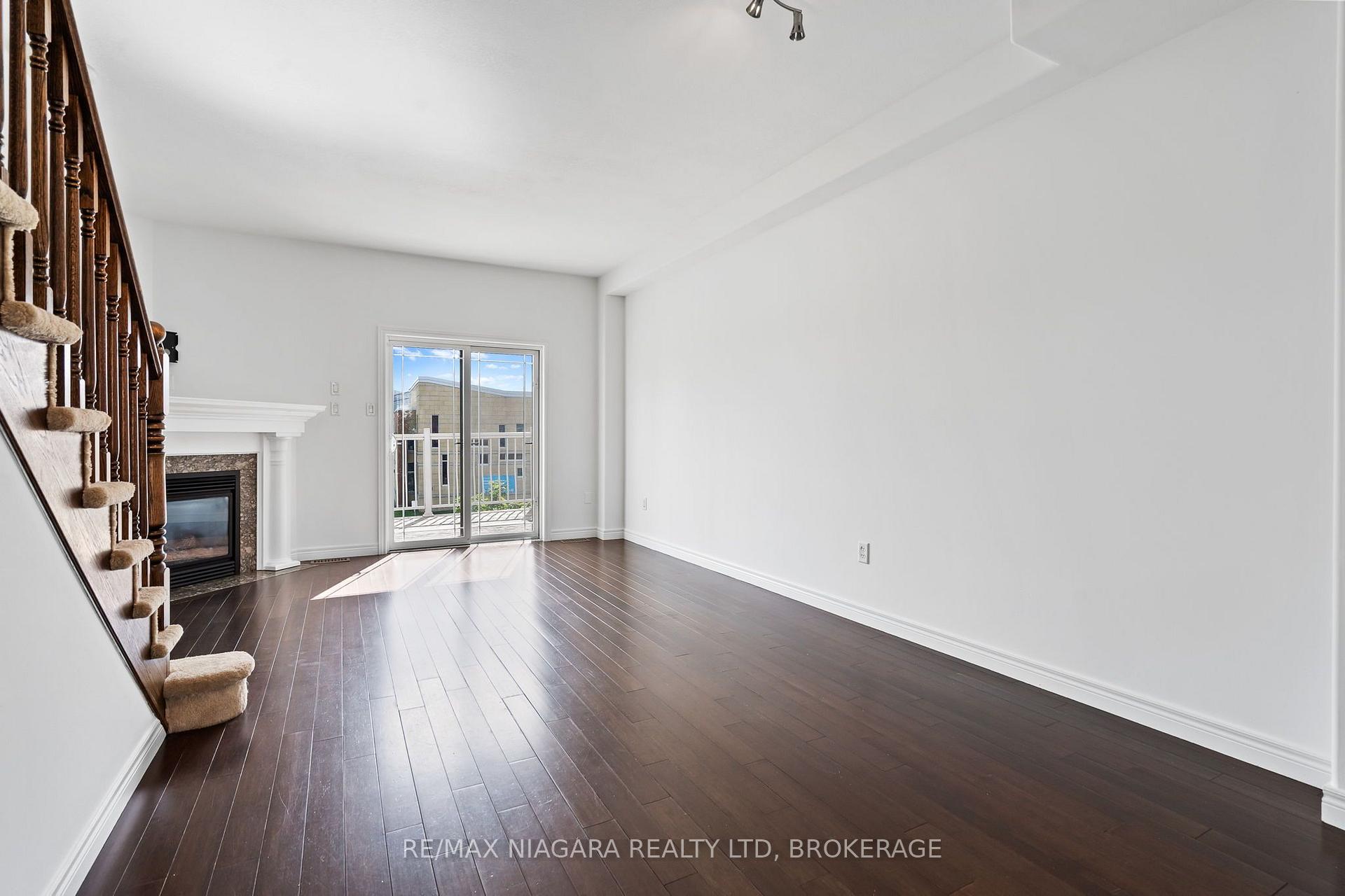Photo 9 of 15 Hemlock Way, Grimsby, Grimsby West — HOMEH