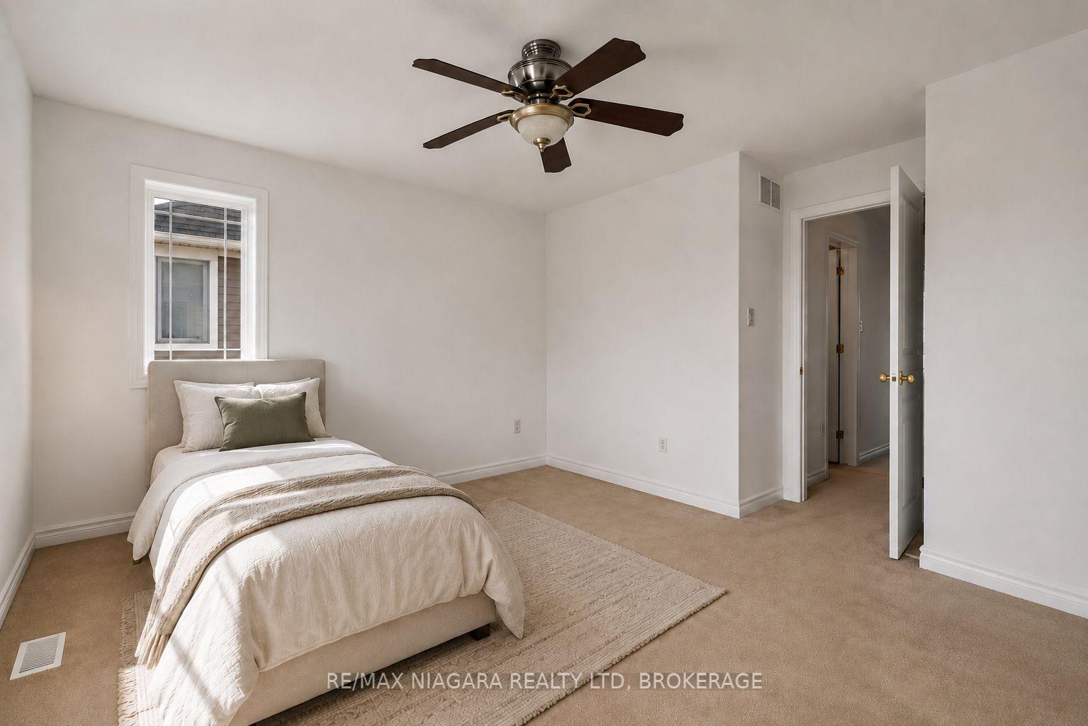 Photo 15 of 15 Hemlock Way, Grimsby, Grimsby West — HOMEH