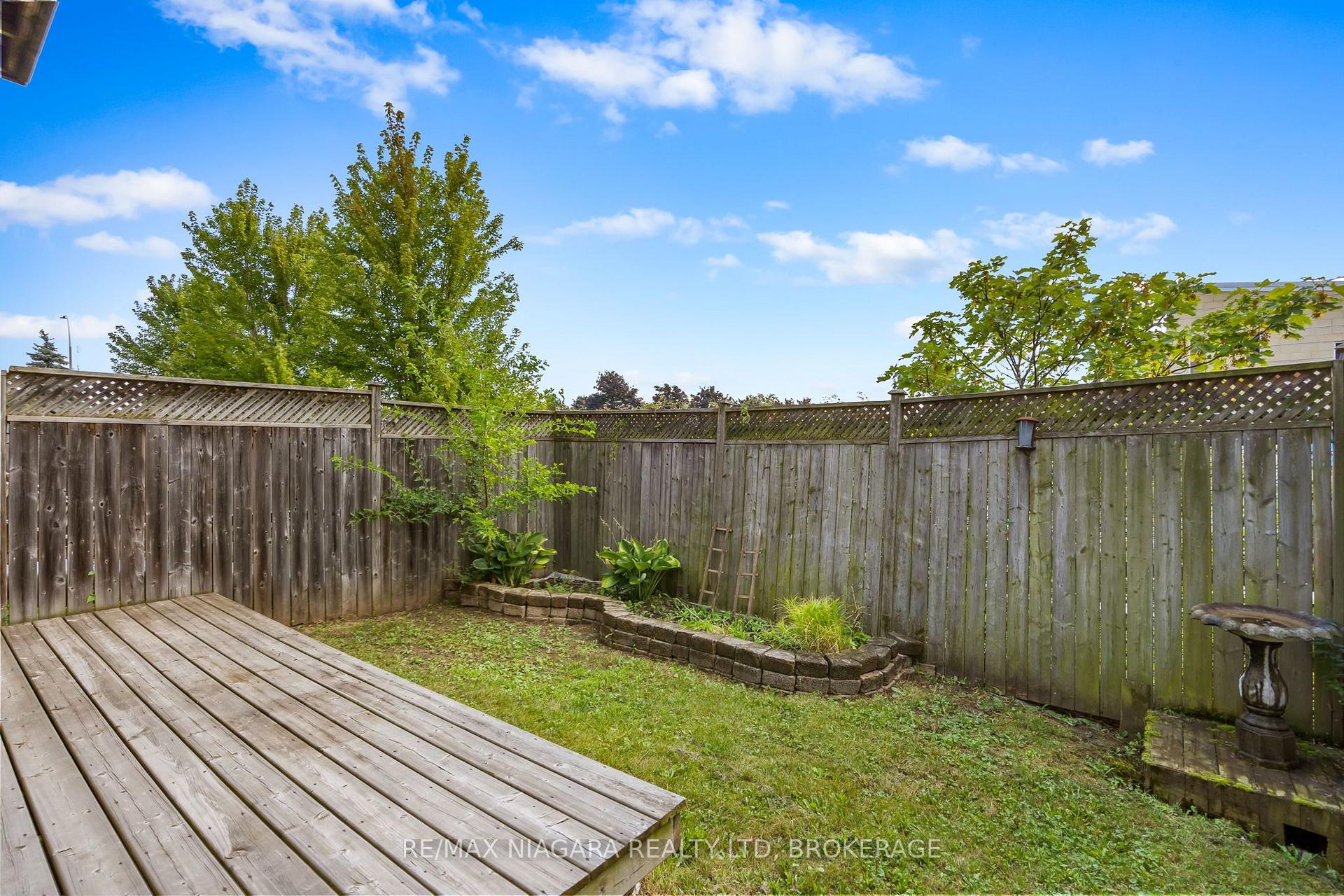 Photo 21 of 15 Hemlock Way, Grimsby, Grimsby West — HOMEH
