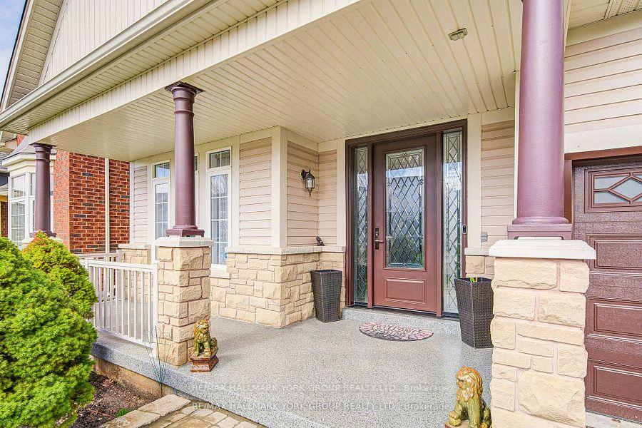 Photo 2 of 26 Regalia Way, Barrie, Innis-Shore — HOMEH