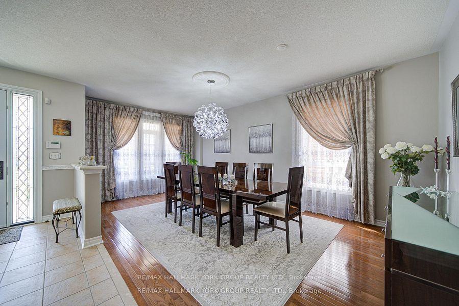 Photo 5 of 26 Regalia Way, Barrie, Innis-Shore — HOMEH
