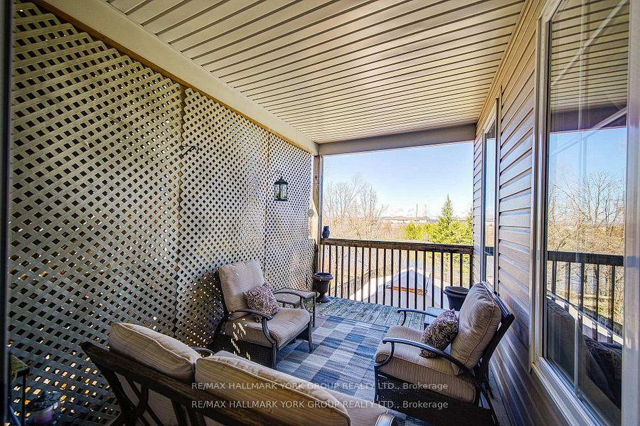 Photo 15 of 26 Regalia Way, Barrie, Innis-Shore — HOMEH