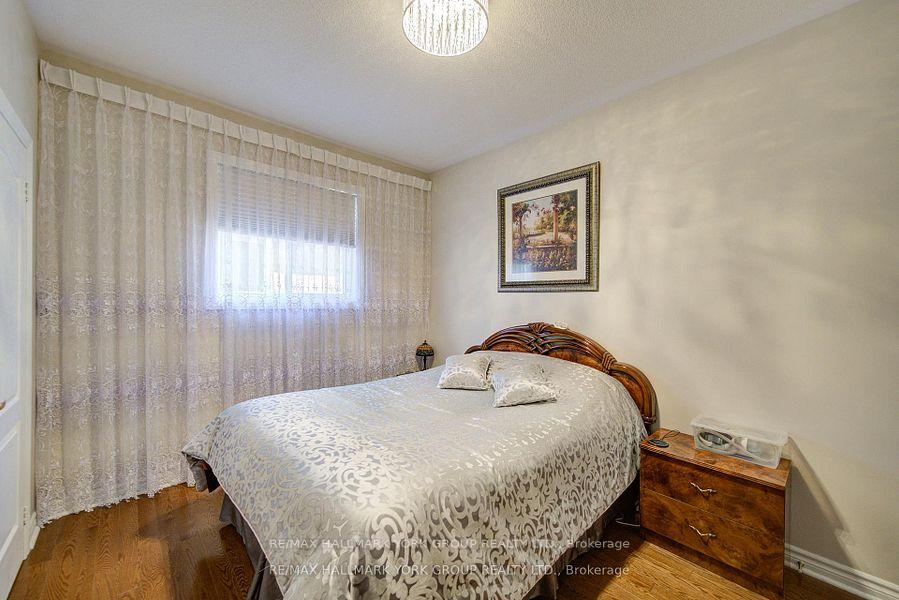 Photo 19 of 26 Regalia Way, Barrie, Innis-Shore — HOMEH