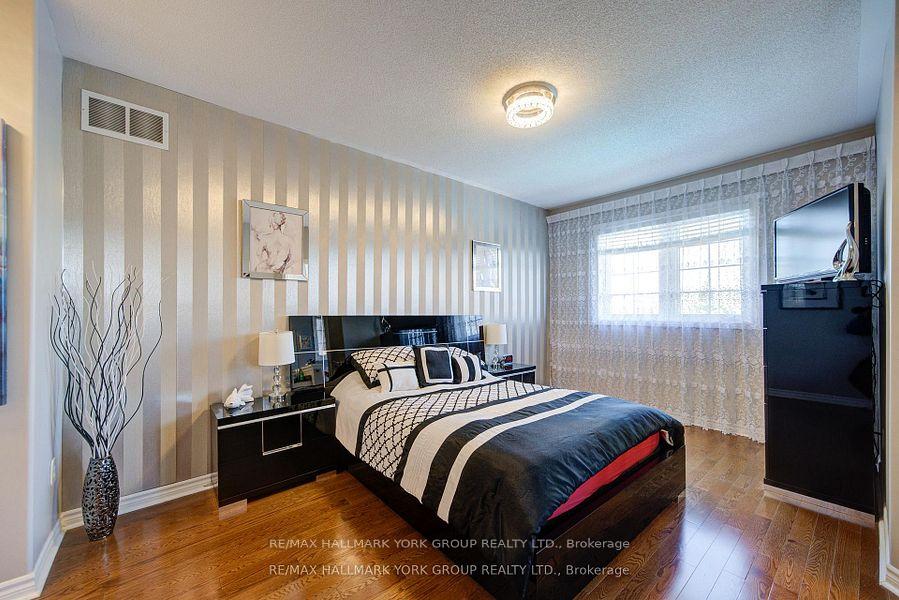 Photo 22 of 26 Regalia Way, Barrie, Innis-Shore — HOMEH