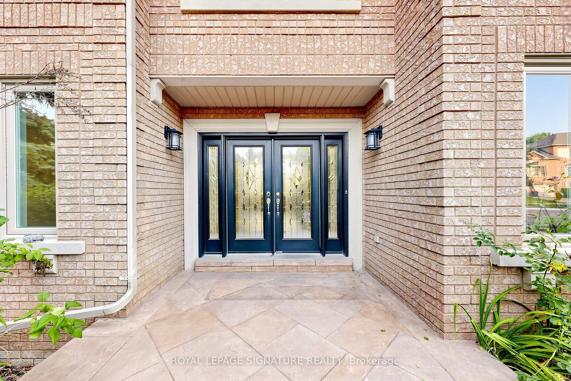 Photo 2 of 374 Vaughan Mills Road, Vaughan, Islington Woods — HOMEH