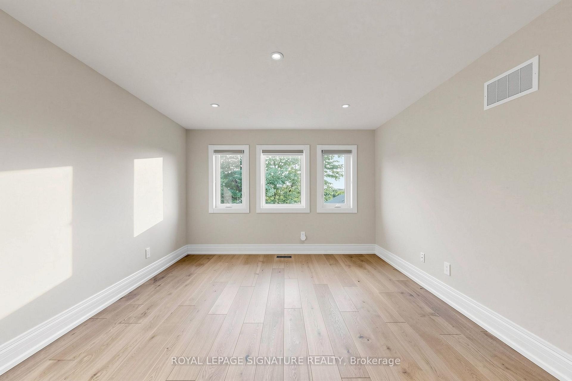 Photo 32 of 374 Vaughan Mills Road, Vaughan, Islington Woods — HOMEH