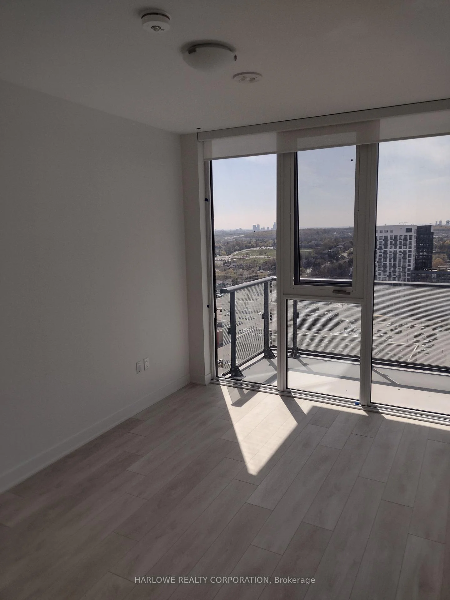 Photo 5 of Unit 1912, 95 Oneida Crescent, Richmond Hill, Langstaff — HOMEH