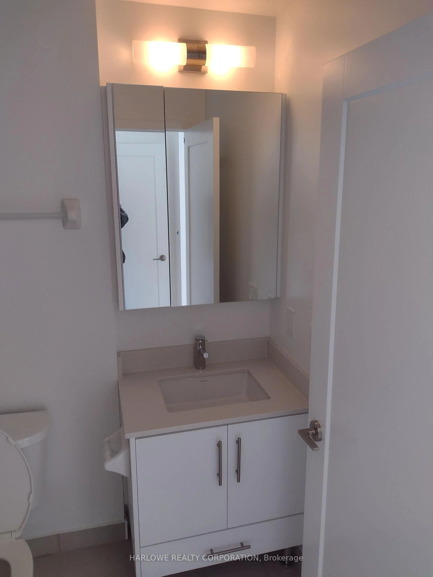Photo 6 of Unit 1912, 95 Oneida Crescent, Richmond Hill, Langstaff — HOMEH