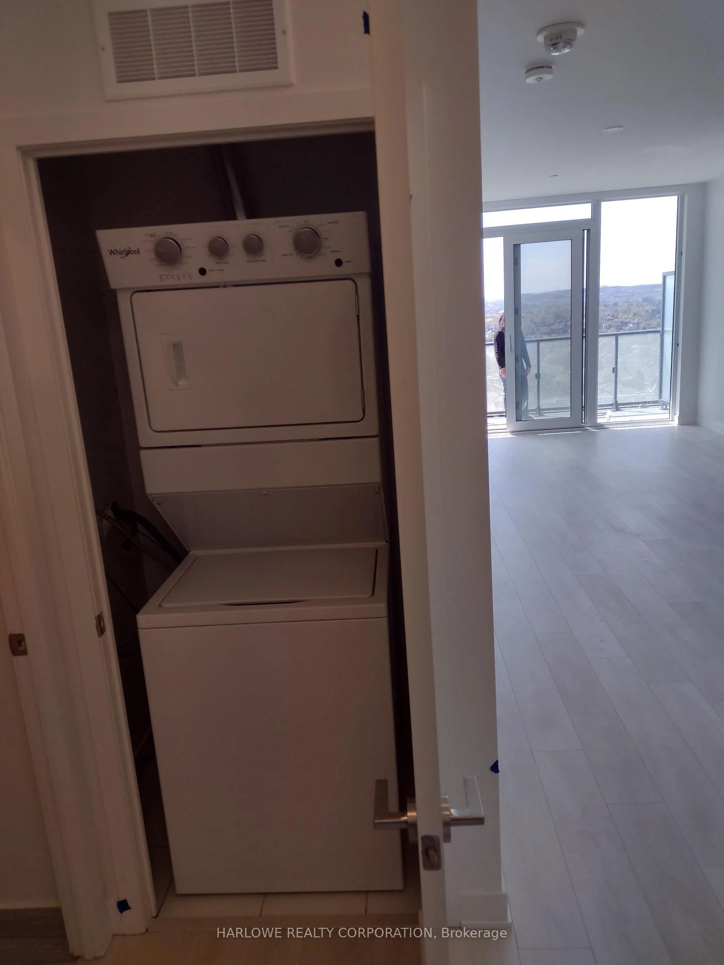 Photo 13 of Unit 1912, 95 Oneida Crescent, Richmond Hill, Langstaff — HOMEH