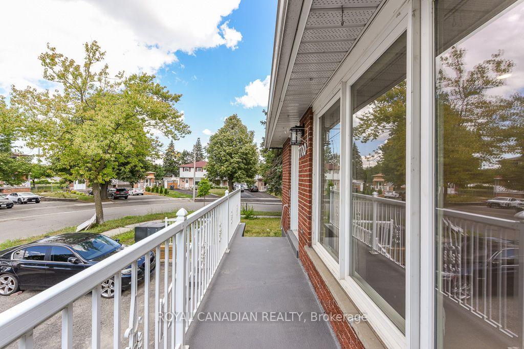 Photo 7 of 7700 Kittridge Drive, Mississauga, Malton — HOMEH