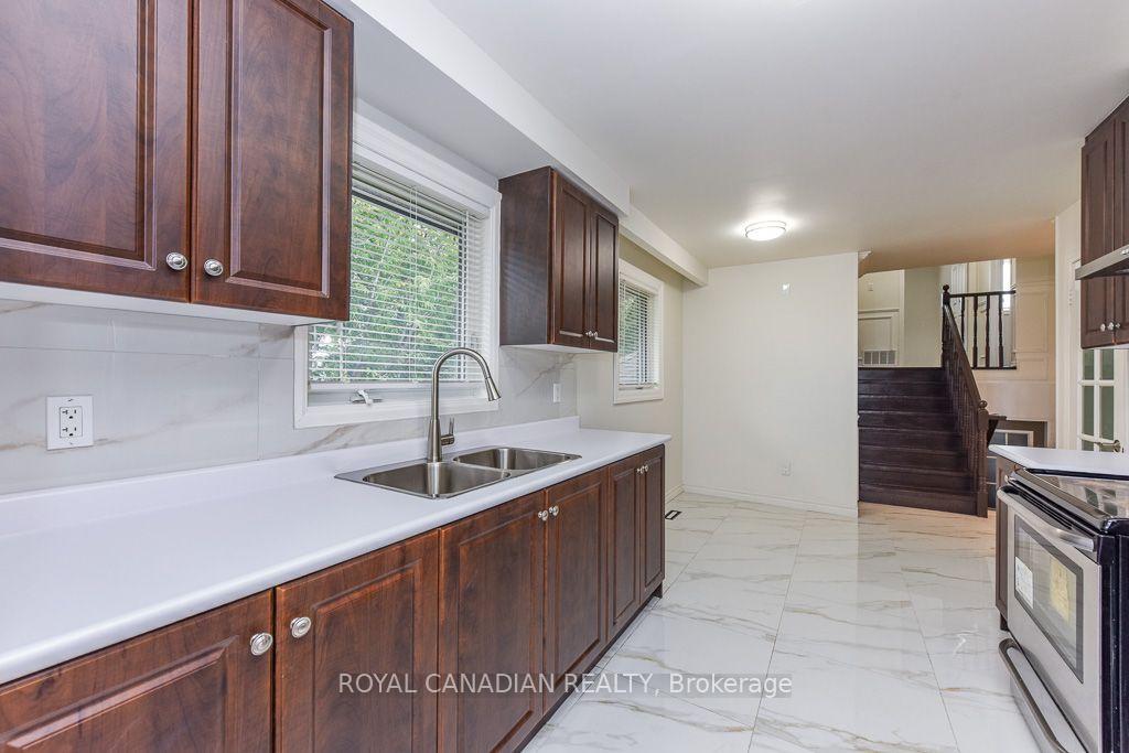 Photo 13 of 7700 Kittridge Drive, Mississauga, Malton — HOMEH