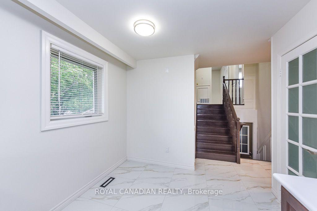 Photo 14 of 7700 Kittridge Drive, Mississauga, Malton — HOMEH