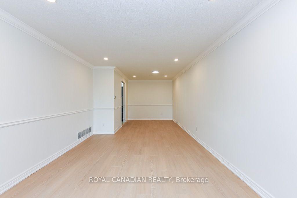 Photo 18 of 7700 Kittridge Drive, Mississauga, Malton — HOMEH