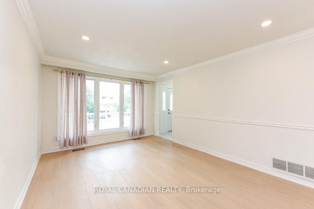 Photo 20 of 7700 Kittridge Drive, Mississauga, Malton — HOMEH