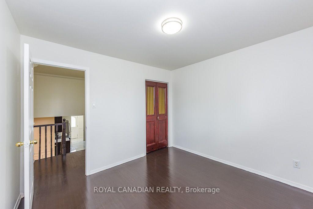 Photo 23 of 7700 Kittridge Drive, Mississauga, Malton — HOMEH