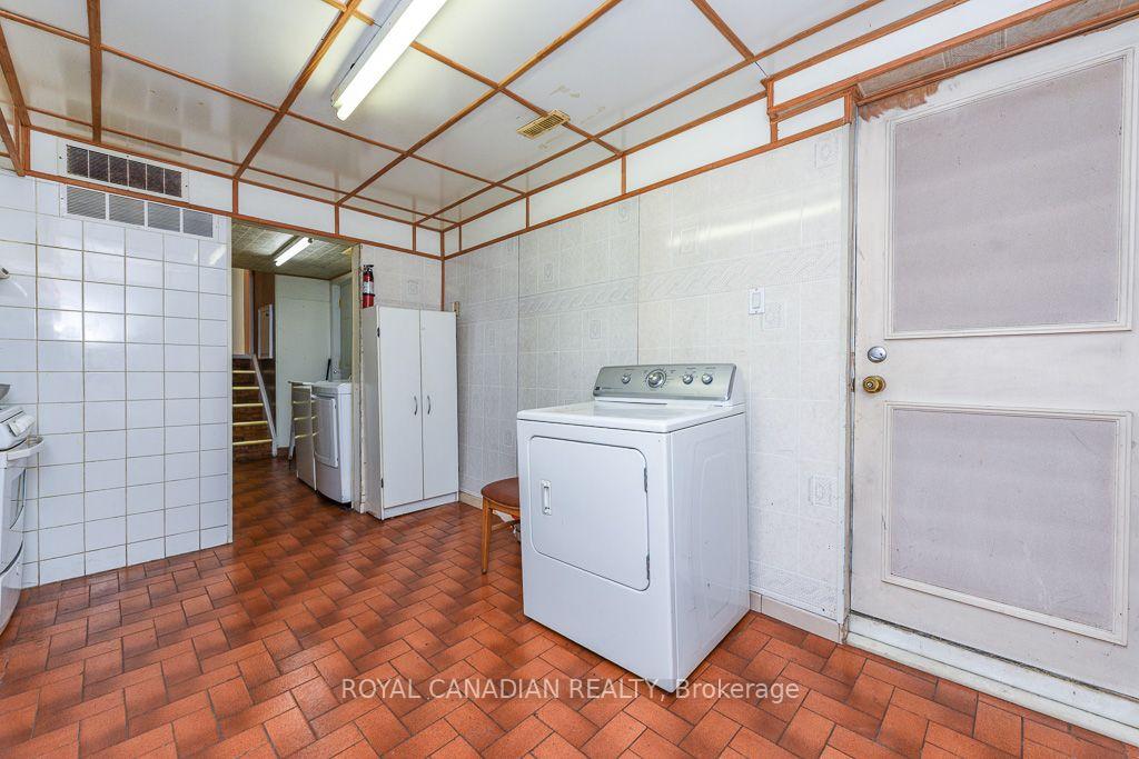 Photo 32 of 7700 Kittridge Drive, Mississauga, Malton — HOMEH