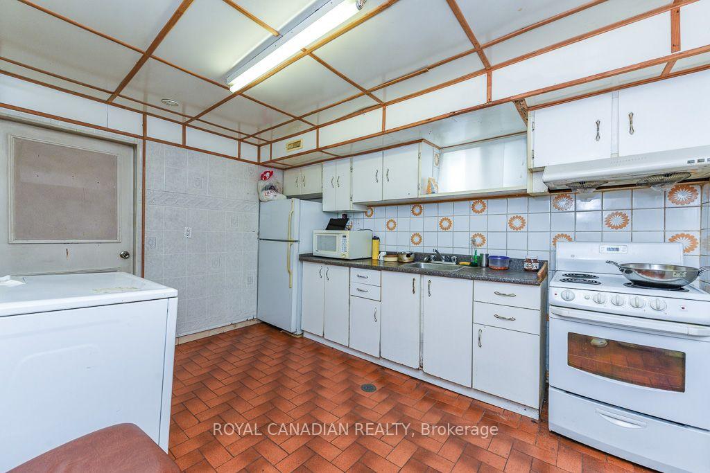 Photo 33 of 7700 Kittridge Drive, Mississauga, Malton — HOMEH