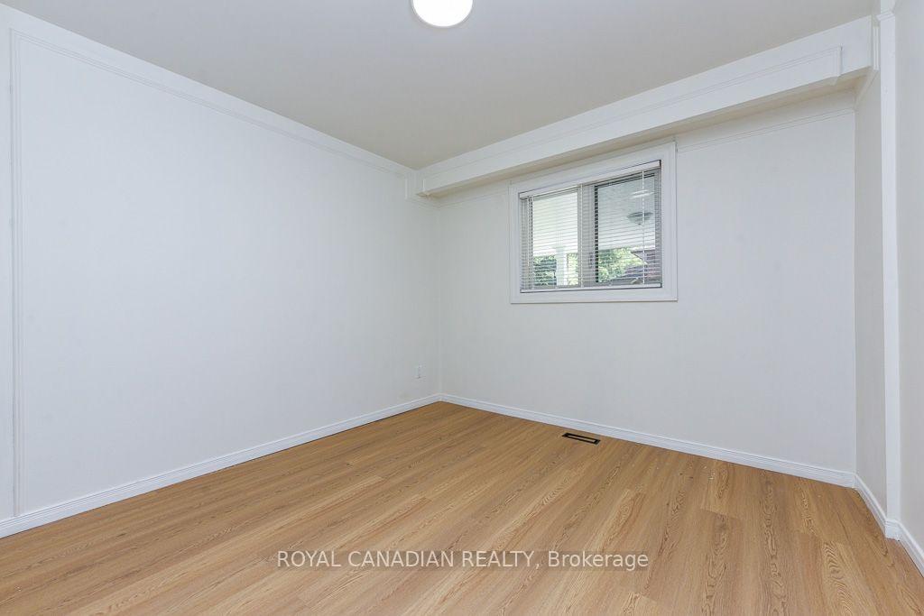 Photo 37 of 7700 Kittridge Drive, Mississauga, Malton — HOMEH