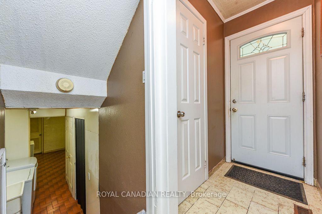 Photo 45 of 7700 Kittridge Drive, Mississauga, Malton — HOMEH
