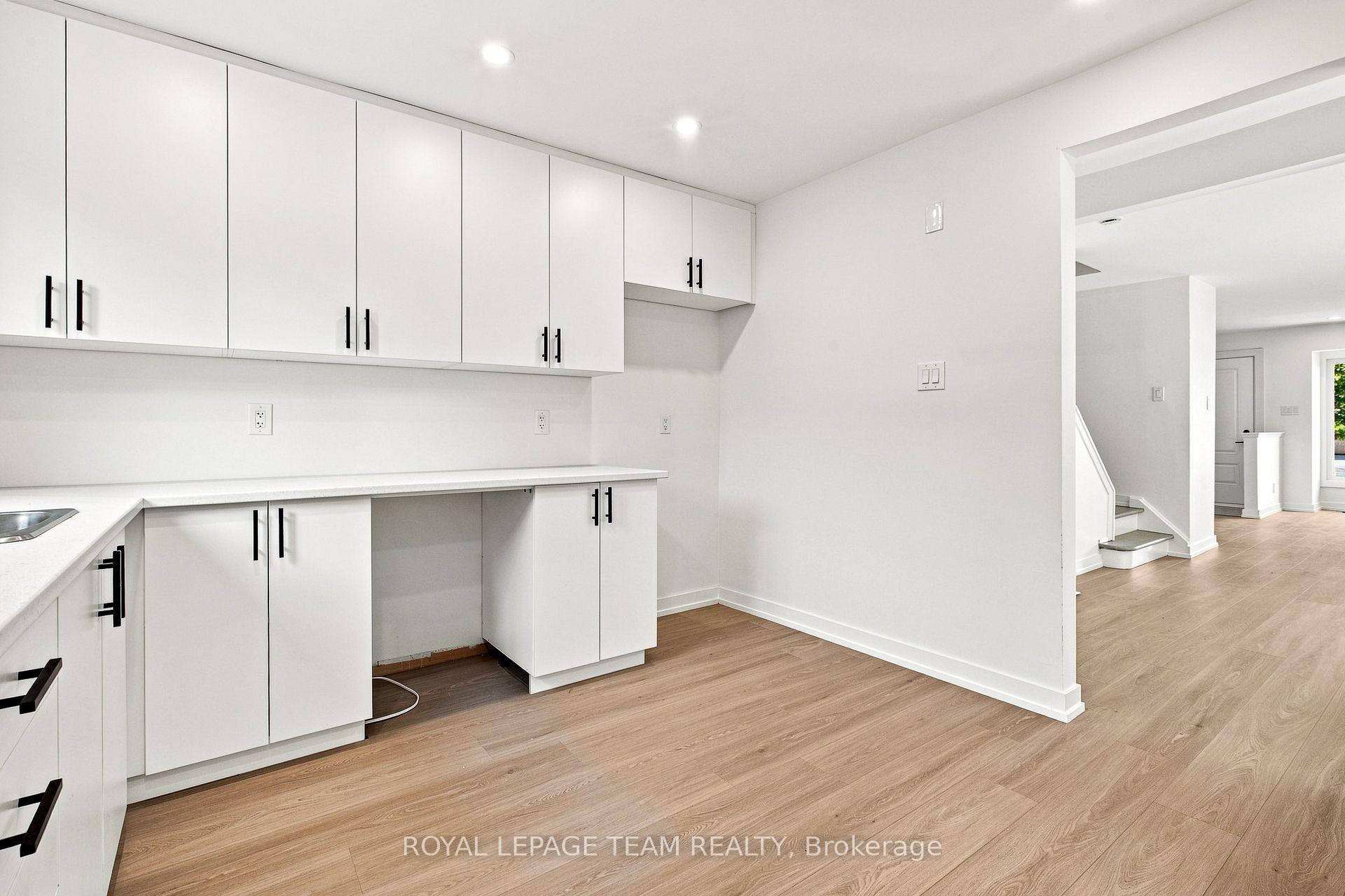 Photo 7 of 1001 Meadowlands Drive, Ottawa, Carleton Square — HOMEH