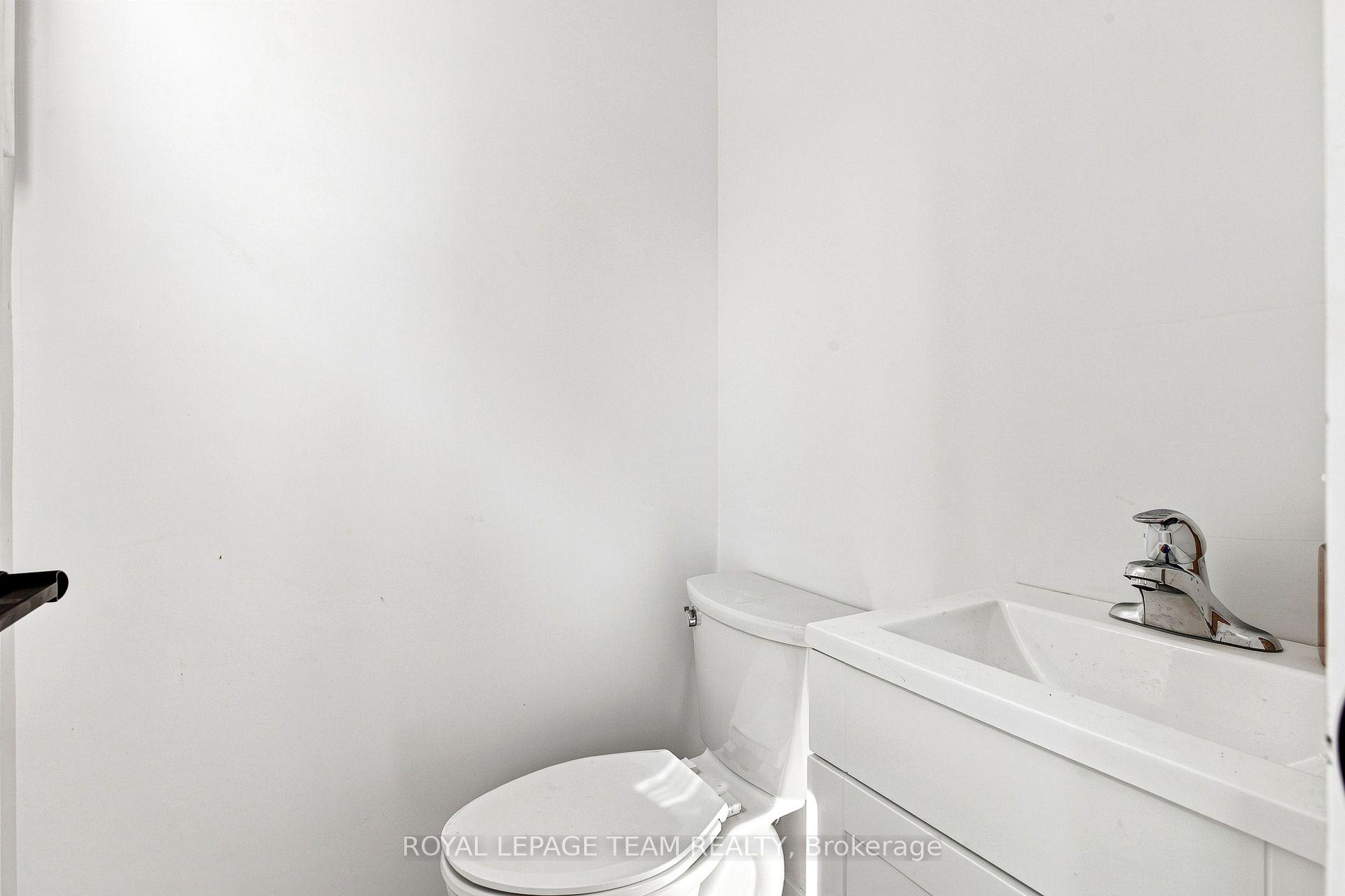 Photo 11 of 1001 Meadowlands Drive, Ottawa, Carleton Square — HOMEH